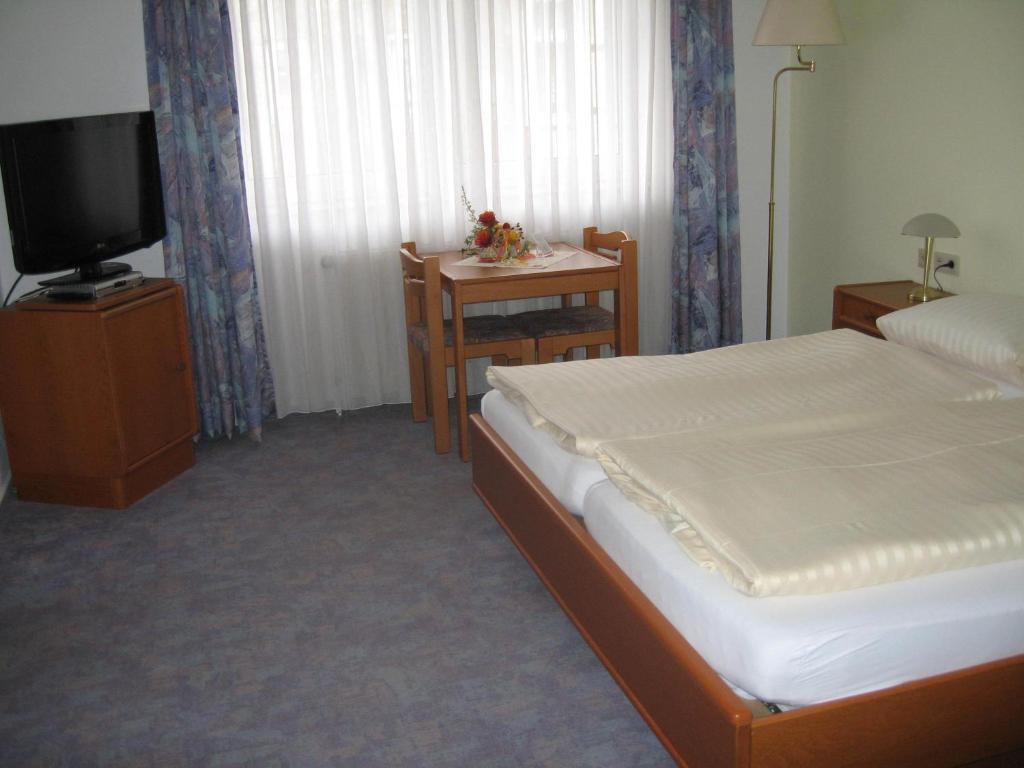 Hotel Alt-Holzhausen Bad Pyrmont Ruang foto