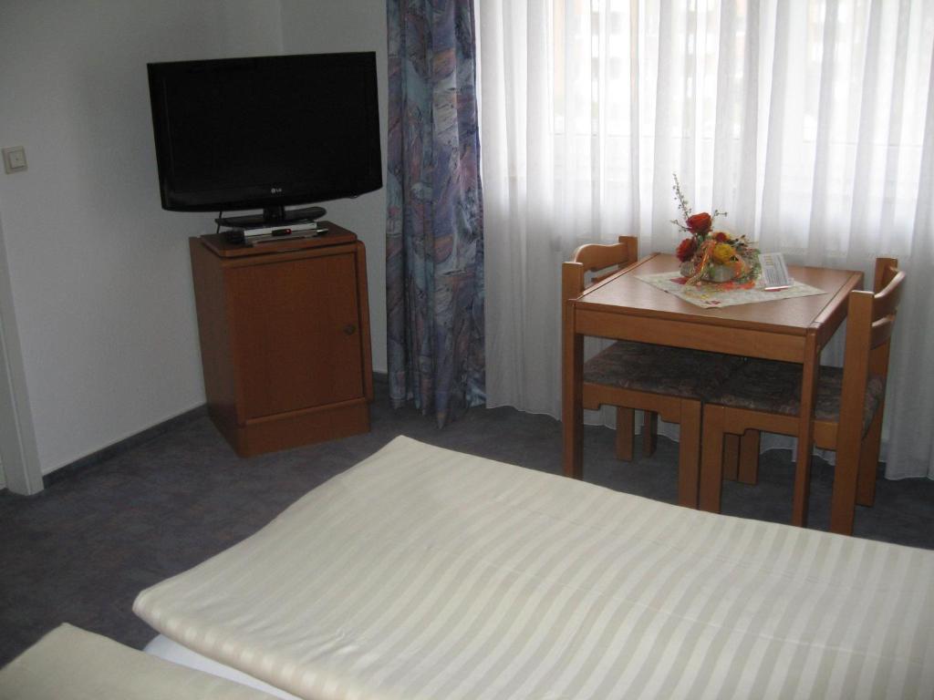 Hotel Alt-Holzhausen Bad Pyrmont Ruang foto