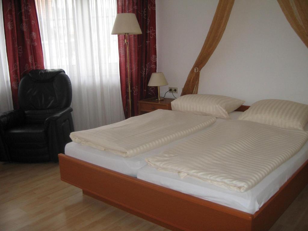 Hotel Alt-Holzhausen Bad Pyrmont Ruang foto